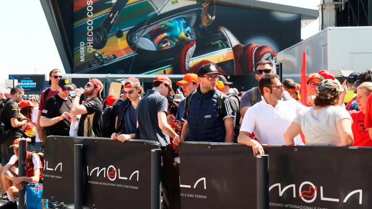 Imola, secondo giorno di Wec con una folla crescente di tifosi e domani Kimi Antonelli dà il via alla gara Gallery FOTO MMPH