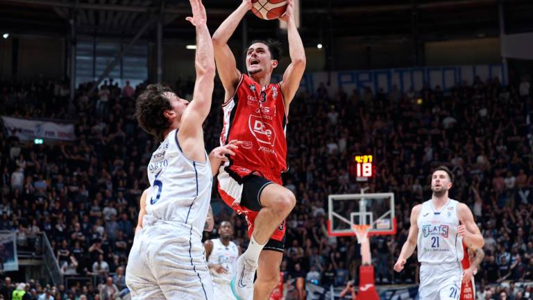 Dole incompiuta a Bologna: il primo posto è ormai andato (78-76)