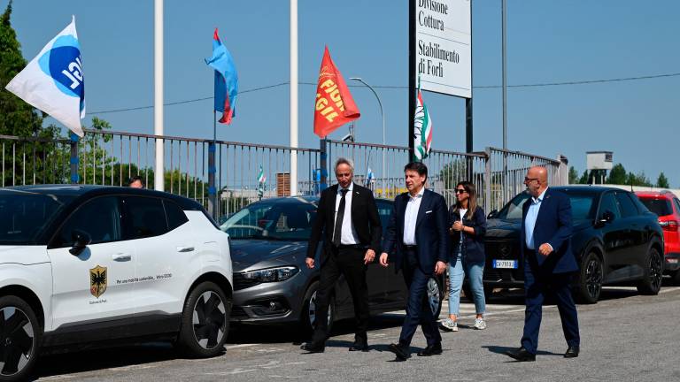 Forlì, Conte ai cancelli dell’Electrolux e ai Romiti FOTOGALLERY