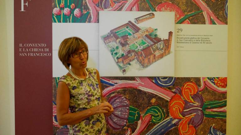 Paola Errani durante una visita guidata