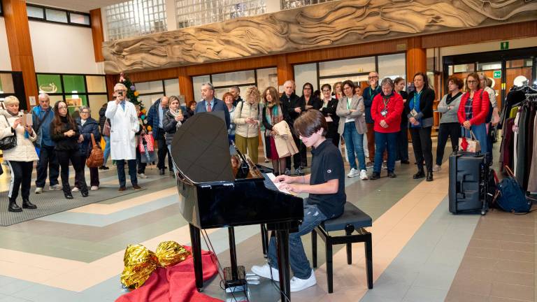 Imola, inaugurato il pianoforte donato all’ospedale Santa Maria della Scaletta