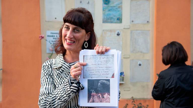 In tour al cimitero monumentale: a Rimini le visite guidate per il weekend di Ognissanti sulle tombe di Fellini e degli altri personaggi famosi