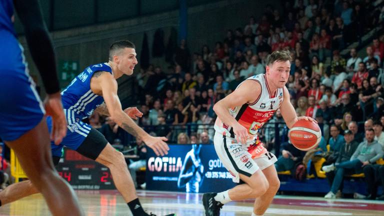 Un maestoso Marini conduce Rimini alla vittoria sulla capolista: Brindisi ko 84-70