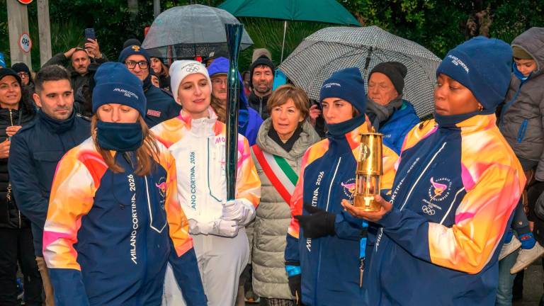 Riccione. La fiamma olimpica attraversa la Perla verde