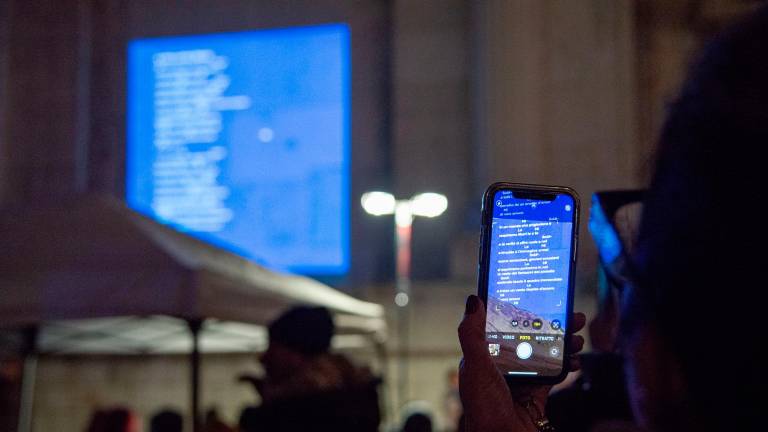 Rimini, da Dylan a Baglioni passando per Guccini e Feliz Navidad: 100 chitarre per la pace insieme al vescovo - Gallery