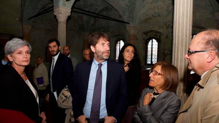Paola Errani durante la visita all’Aula del Nuti dell’allora ministro Franceschini