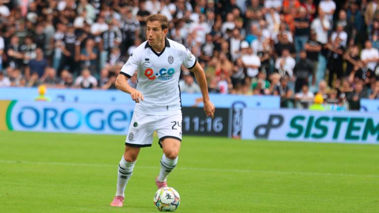 A gennaio il diesse Filippo Fusco cercherà anche un difensore centrale mancino da mettere alle spalle di Massimiliano Mangraviti