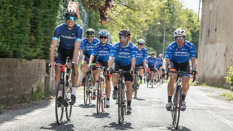 Ciclismo, verso il Giro: domani una pedalata da Rimini a Cattolica con Moser e Fondriest