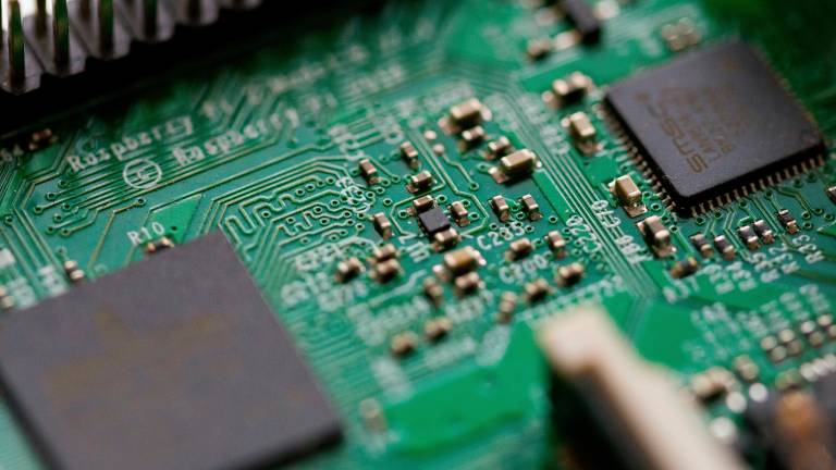 Il DNA della tecnologia: Il Viaggio di una Scheda elettronica