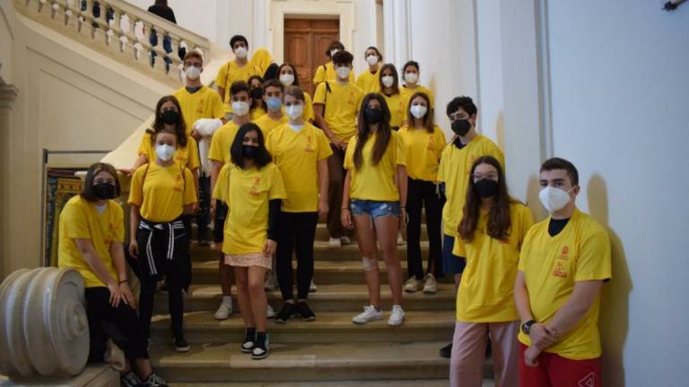 Ravenna, Lavori in Comune: la consegna delle magliette gialle