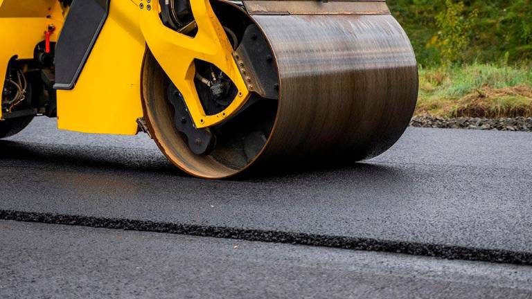 Rimini, il Comune esulta: “137 strade riasfaltate a costo zero”