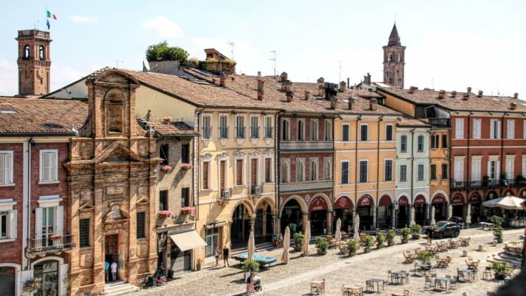 Cesena, fino a lunedì 28 lavori alla pavimentazione in centro storico