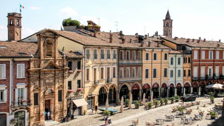 Cesena, fino a lunedì 28 lavori alla pavimentazione in centro storico