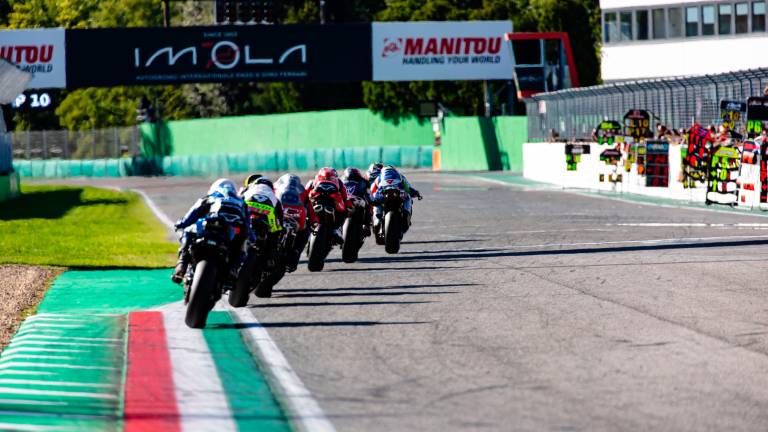 Motociclismo, torna il Civ a Imola: riecco la sfida tra Pirro e Delbianco in Superbike