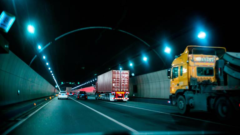 Guida il camion in E45 con un tasso alcolemico da capogiro: rischia una multa di 9mila euro