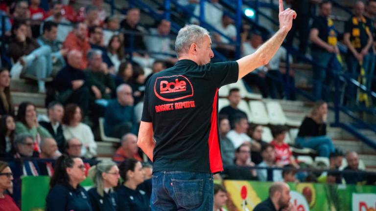 Sandro Dell’Agnello si trova a gestire una squadra che sta presentando il conto sul piano fisico foto morosetti