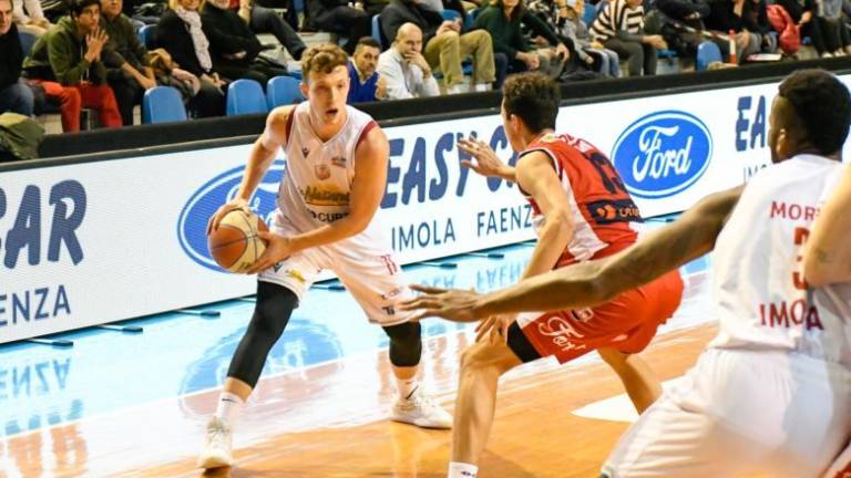 Basket A2, dietrofront: il derby Unieuro-Naturelle domenica alle 18