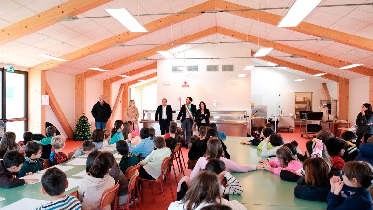 Cesena, inaugurata la nuova mensa al polo scolastico di Villachiaviche