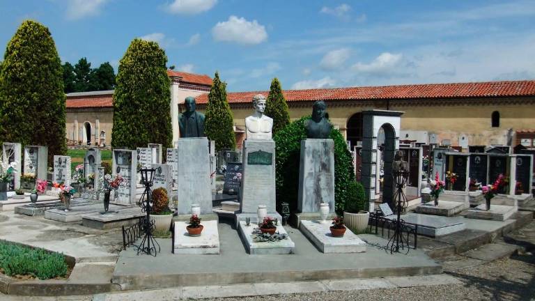 Faenza, il Cimitero dell’Osservanza apre le sue porte ai cittadini, un vero e proprio museo all’aperto