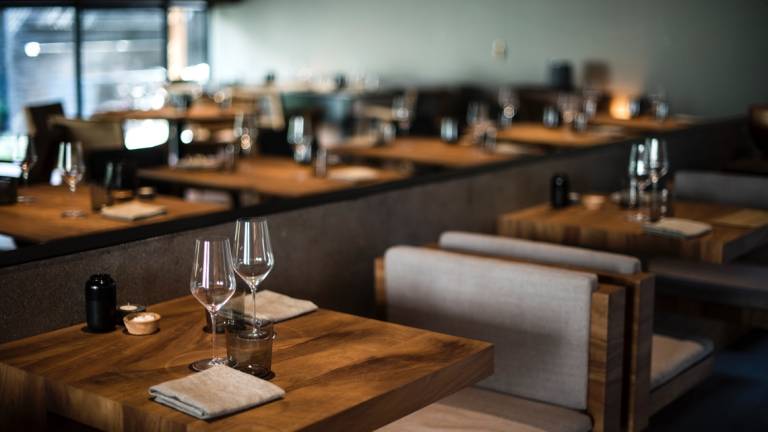 Ravenna, cinque clienti a tavola senza green pass: ristoratore multato