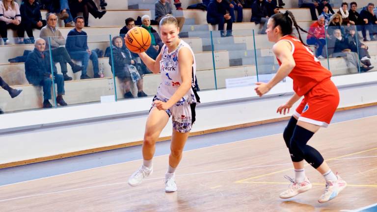 La guardia della E-Work, Emilie Brzonova foto mmph