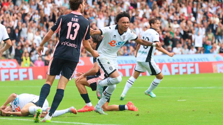 Jalen Blesa festeggia il gol del provvisorio 1-0 (Zanotti)