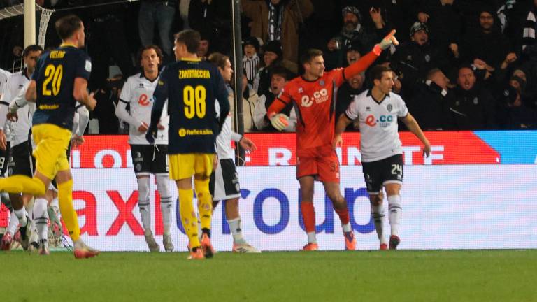 Jonathan Klinsmann esulta dopo il rigore parato a Ettore Gliozzi (Zanotti)