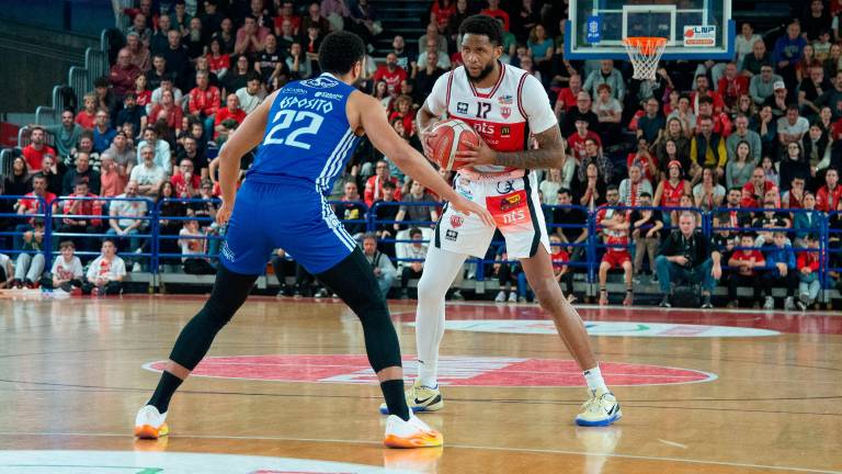 Un maestoso Marini conduce Rimini alla vittoria sulla capolista: Brindisi ko 84-70