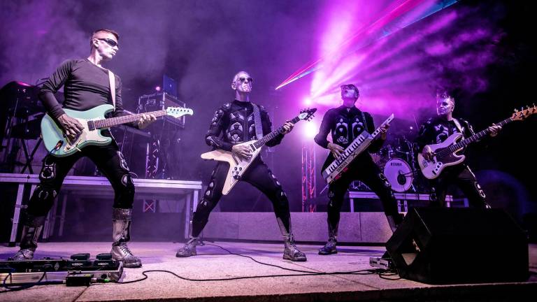 Il ritorno dei Rockets argentati: «Siamo un gruppo rock che usa l’elettronica» / LA PHOTOGALLERY