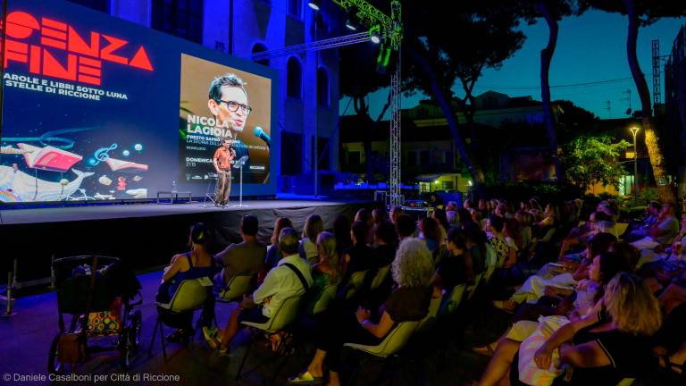 Nicola Lagioia rapisce il pubblico di Riccione con il racconto della letteratura