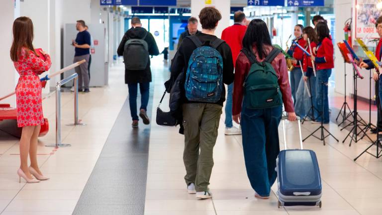 Passeggeri all’aeroporto Fellini di Rimini