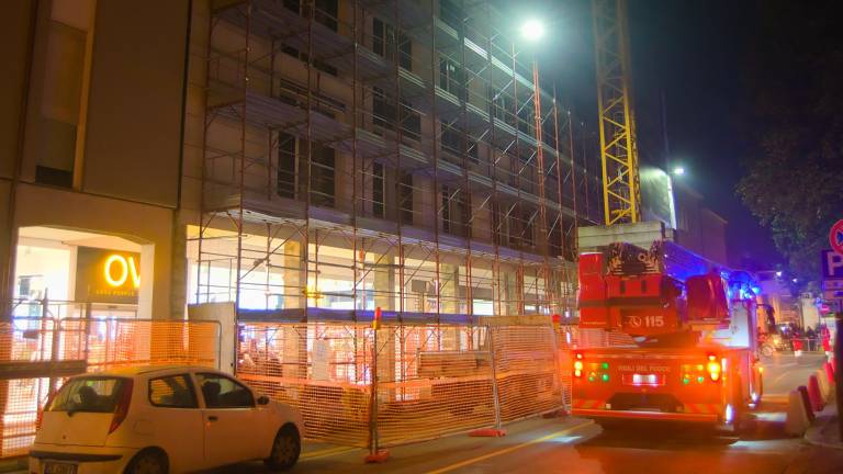 I pompieri sul posto (foto Fiorentini)