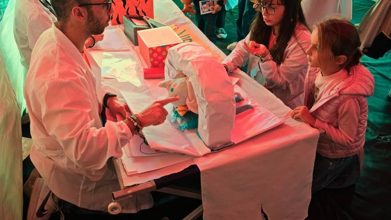 Ravenna. L’ospedale dei pupazzi per superare la paura del dottore. FOTOGALLERY FIORENTINI