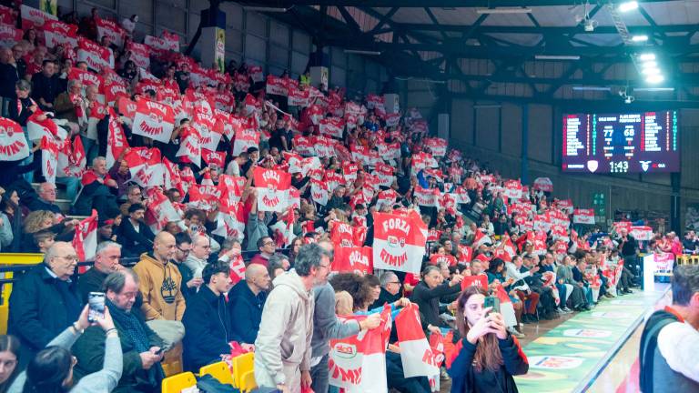 Incontenibile Dole: Rimini stravince il derby contro Bologna 83-68