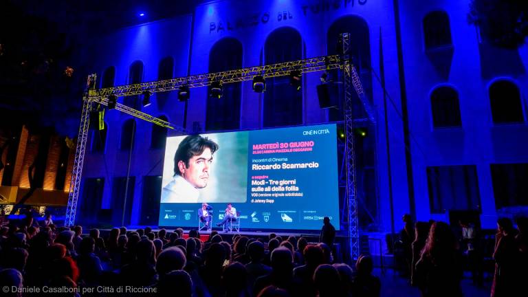 Riccione applaude Riccardo Scamarcio a “Ciné in città” / LA GALLERIA FOTOGRAFICA