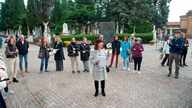 In tour al cimitero monumentale: a Rimini le visite guidate per il weekend di Ognissanti sulle tombe di Fellini e degli altri personaggi famosi