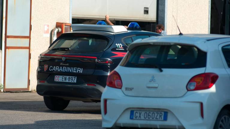 Ravenna, cade dal tetto di un magazzino. Grave operaio 21enne