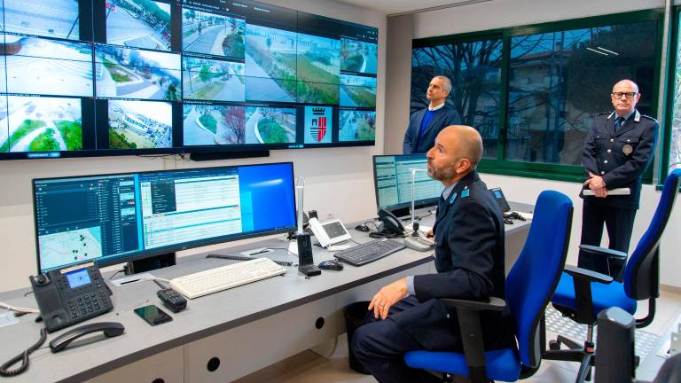 La centrale operativa della polizia locale di Rimini