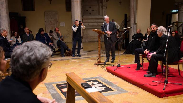 Il Nobel per la letteratura Jon Fosse a Ravenna riceve l’Alloro d’oro