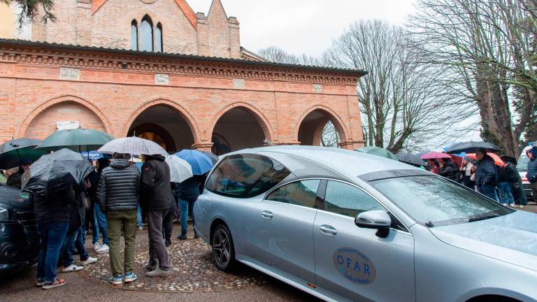 Rimini, l’ultimo saluto a Roberto Lunadei, scomparso in un incidente sulla Marecchiese