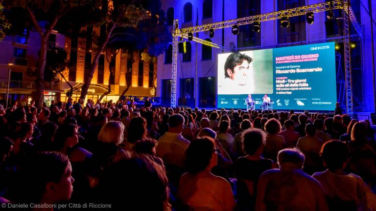 Riccione applaude Riccardo Scamarcio a “Ciné in città” / LA GALLERIA FOTOGRAFICA