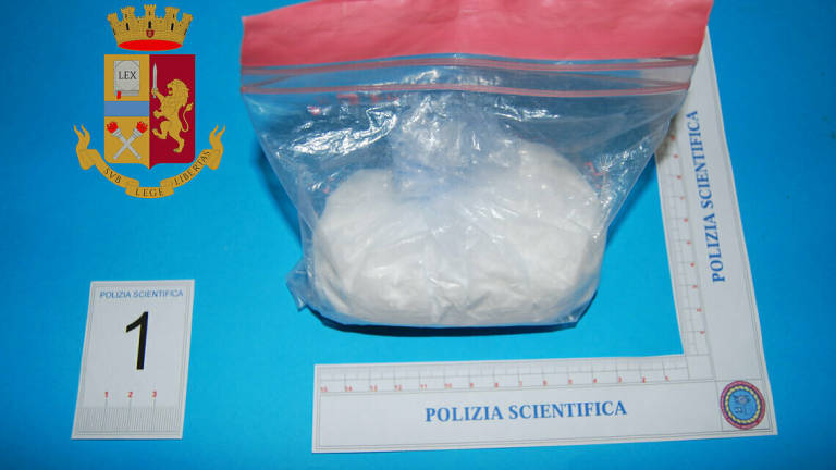 Spaccio di 300 dosi di cocaina: donna di Gatteo arrestata