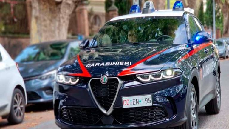 Ravenna, ventenne rapina un minorenne e gli porta via il giubbotto