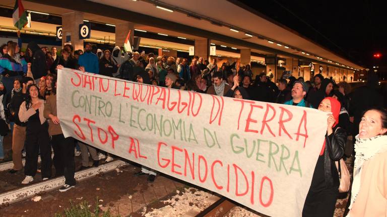 Rimini si mobilita per Gaza e per la Flotilla. “Blocchiamo tutto” in stazione, poi il corteo in centro