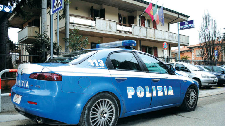 «Ti impedirò di lasciarmi»: marito violento arrestato a Cesena