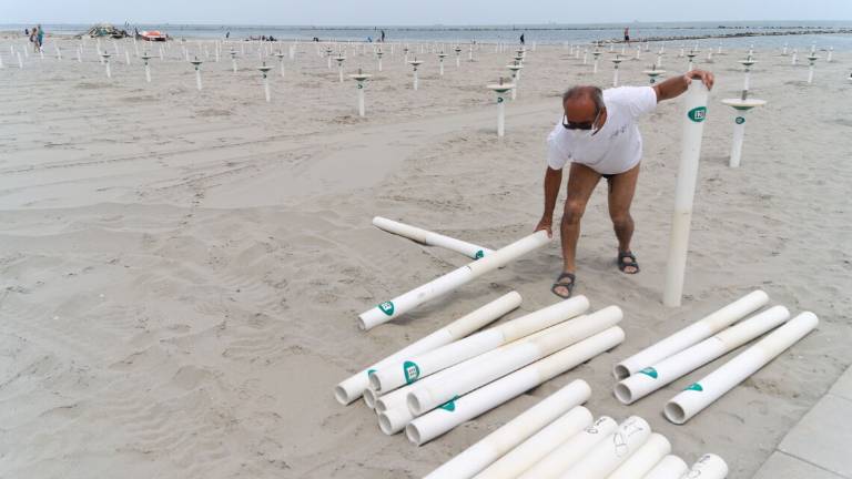 Le spiagge aprono in anticipo: via alla stagione balneare da sabato