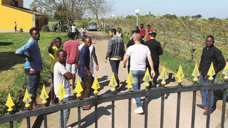 Migrante sfruttato a Cesena, il centro di accoglienza rigetta accuse