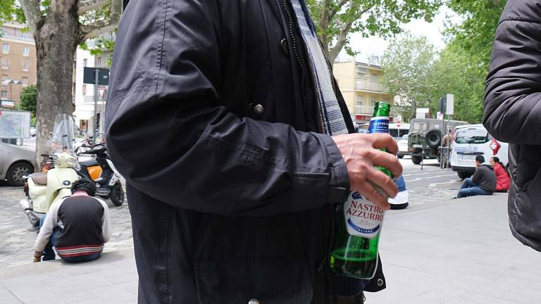 Movida a Ravenna, stop alcolici in piazza Baracca