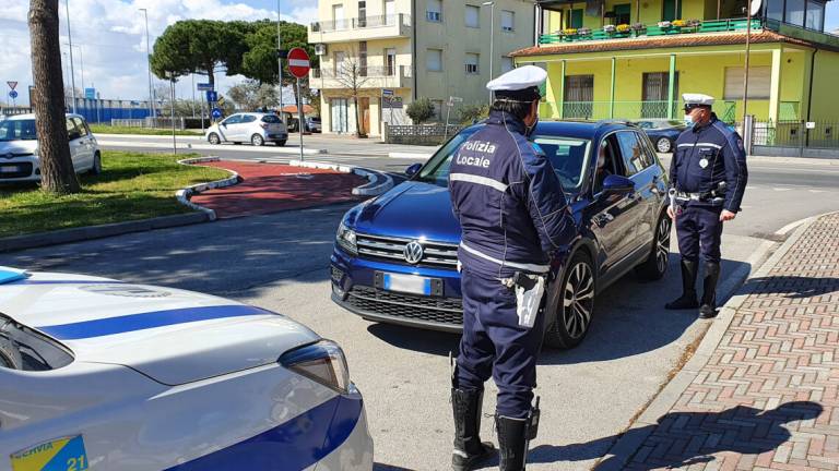 Cervia, polizia locale intensifica i controlli Covid