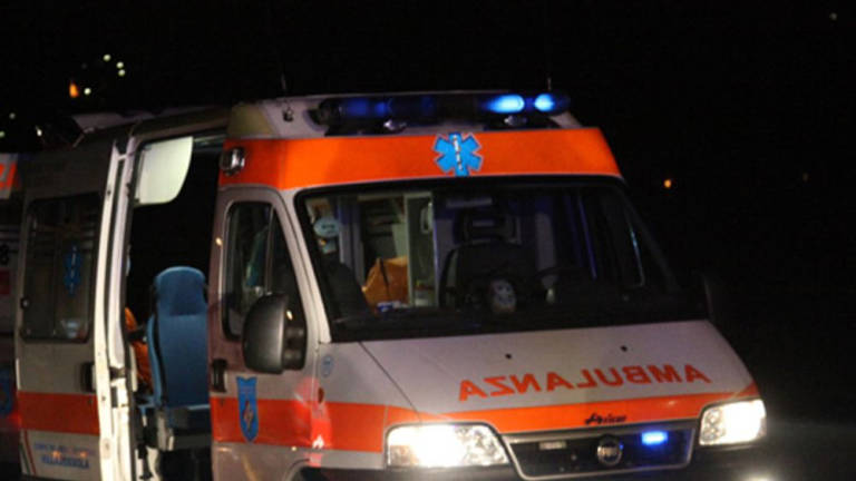 San Giovanni in Marignano, incidente nella notte: auto si ribalta e finisce nel fosso. Grave ragazzo di 20 anni